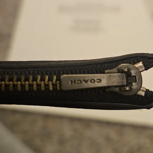 Coach Leather Multiway Zip Card Case - Picture 5 of 9